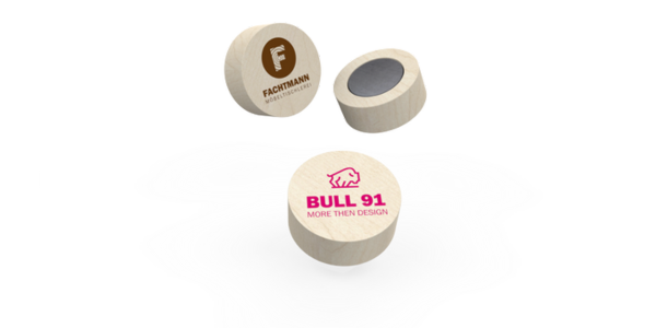 Nachhaltige Holzmagnete mit Logo bedruckt für Büro & Kühlschrank
